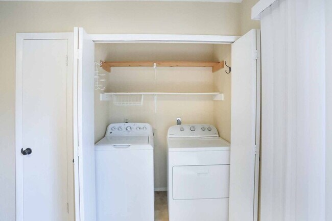 Building Photo - 1411 Gracy Farms Ln