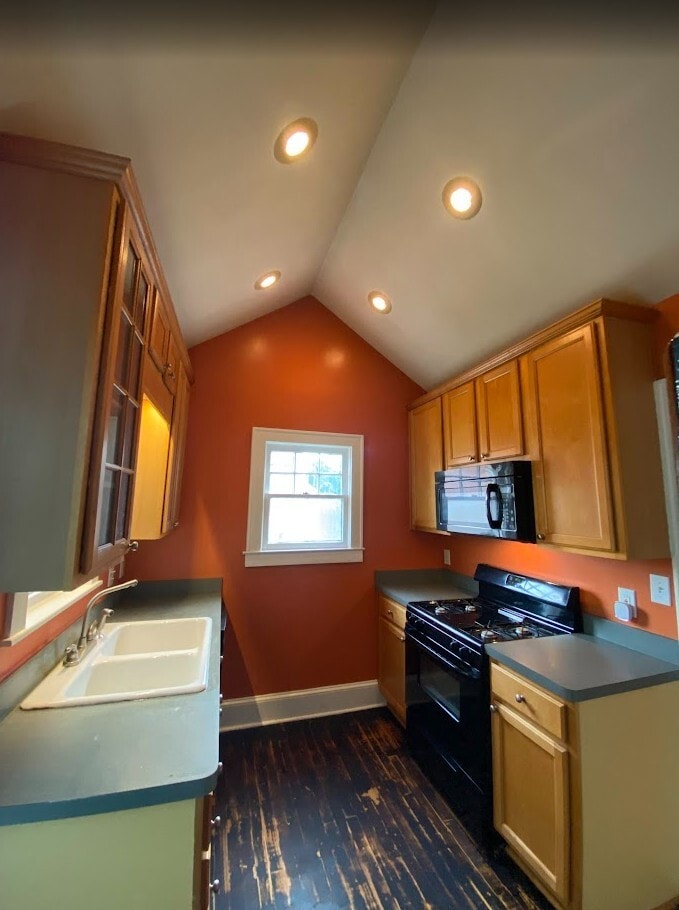 Building Photo - 3026 Church St