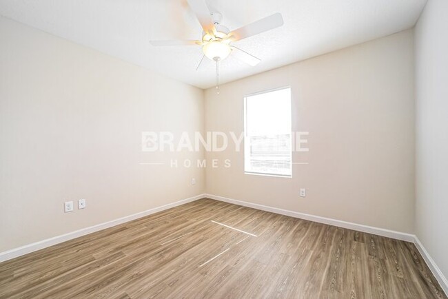 Building Photo - LEASING SPECIAL : 2 MONTHS FREE + Tour & A...
