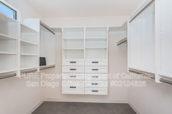 Building Photo - 3375 Ullman St