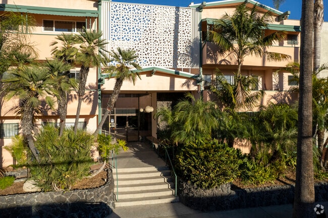 1830 Taft Ave - The Polynesian