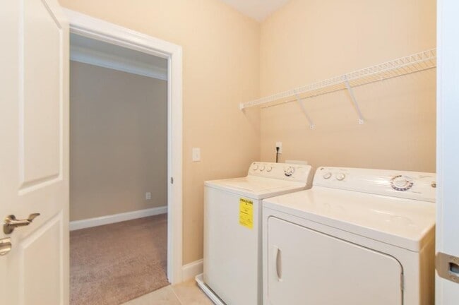 Building Photo - 4505 Summersweet Dr