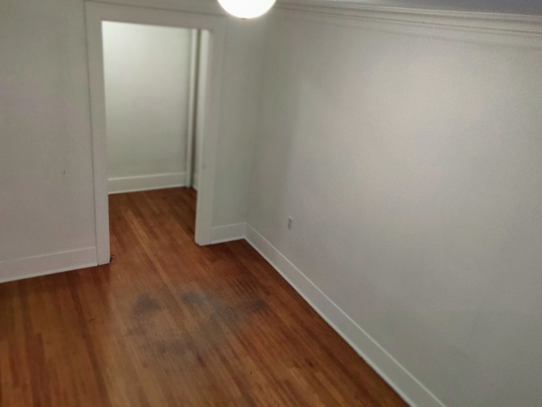 Building Photo - 4737 Brooklyn Ave NE