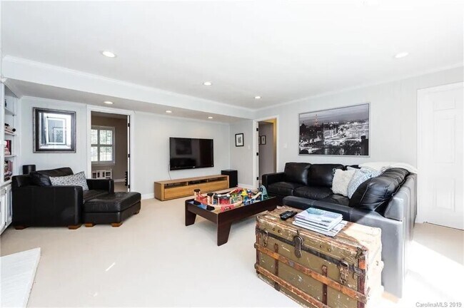 Building Photo - 2127 Edenton Rd