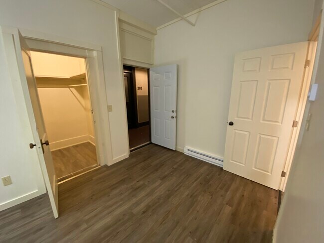 Second Bedroom - 87 Park St