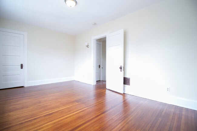 Building Photo - 2122 Airport Hwy