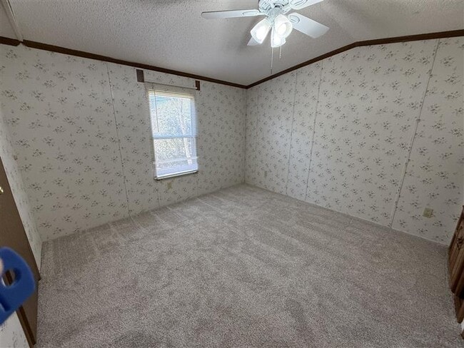 Building Photo - 147 Hiatt Ln