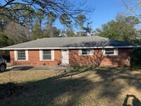 Building Photo - Brick ranch 3/4 BR