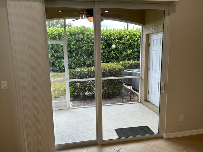 Building Photo - 7511 Oakshade Cir