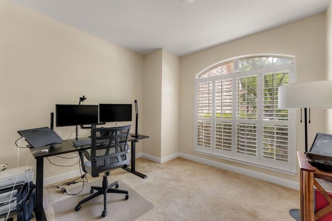 Building Photo - 1821 Village Oak Ct