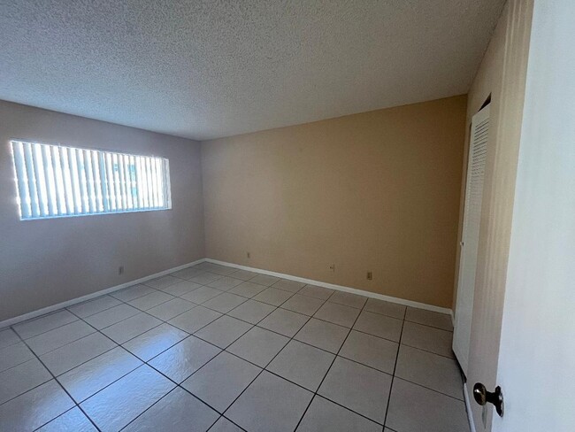 Building Photo - 2885 SW 22nd Ave