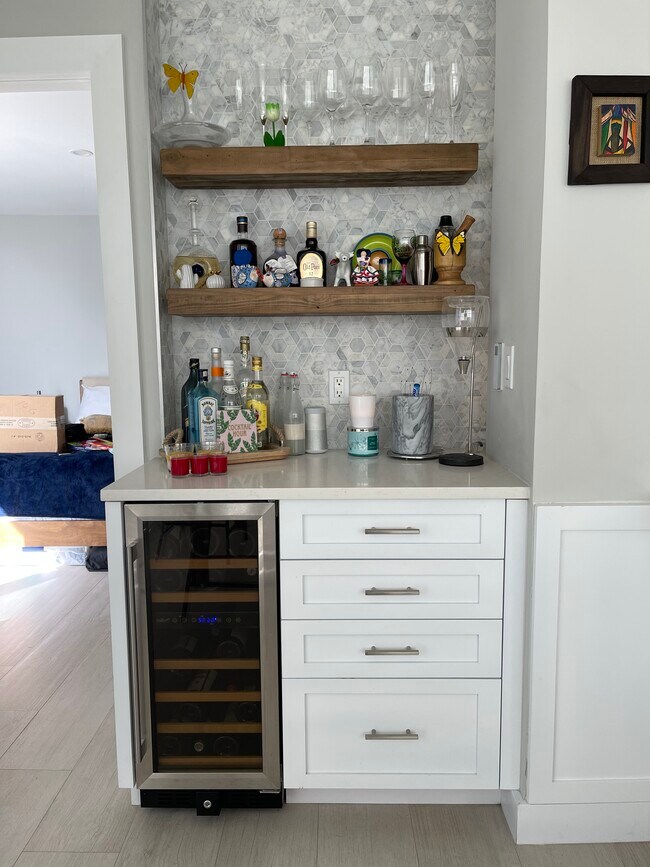 Building Photo - 209 N Fort Lauderdale Beach Blvd