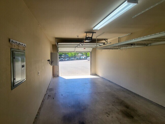 Building Photo - 407-409 Madrona Ave SE