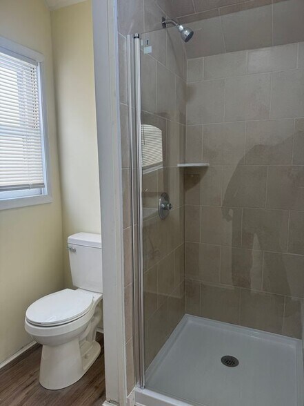 Building Photo - 752 Norwood Rd