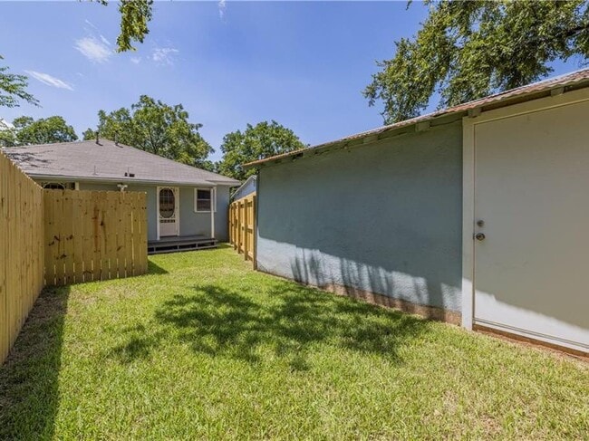 Building Photo - 906 Capitol Ct