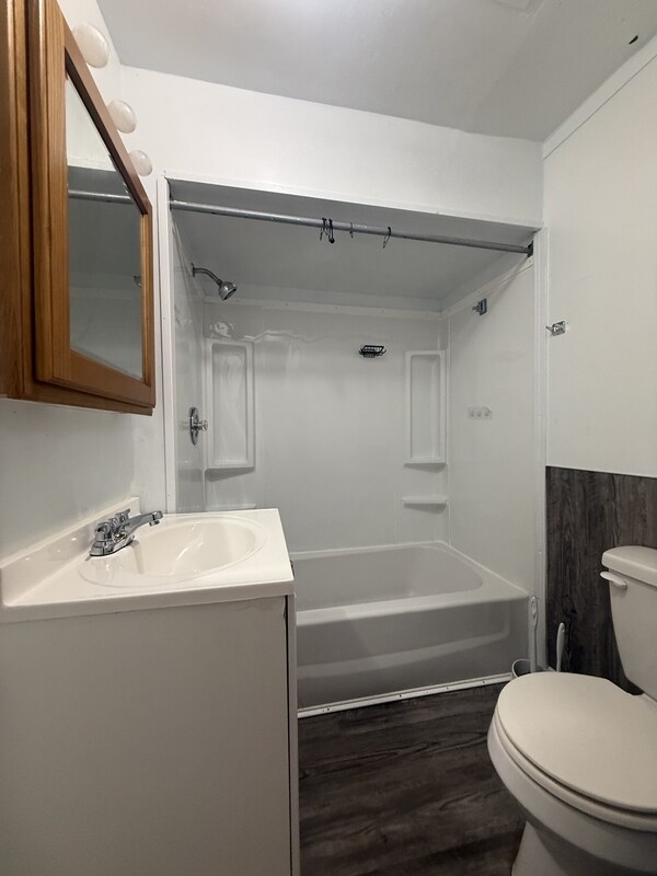 Building Photo - 292 Catherine St