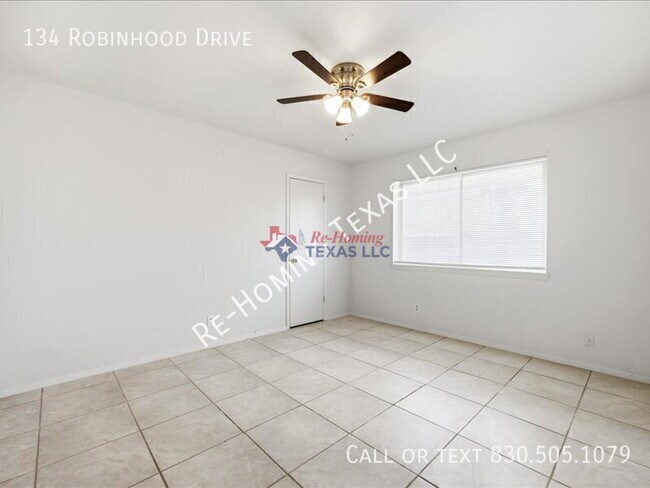 Building Photo - 134 Robinhood
