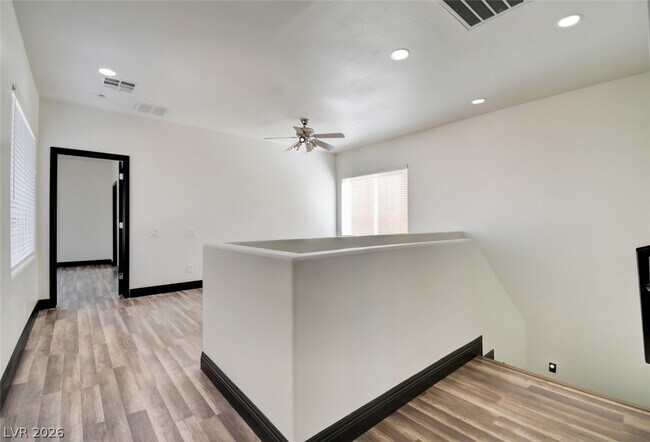 Building Photo - 2904 Dowitcher Ave