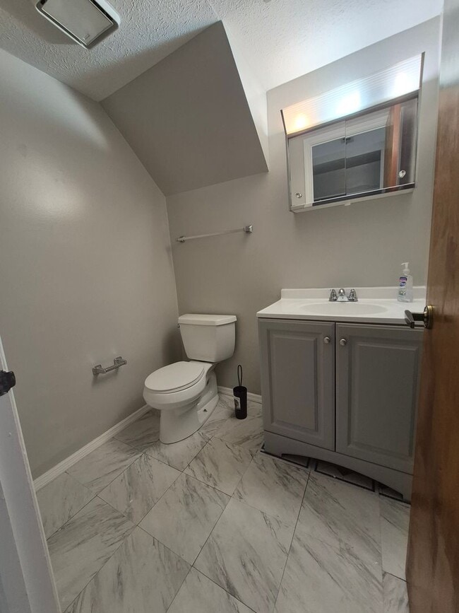 Building Photo - 1387 Sanzon Dr