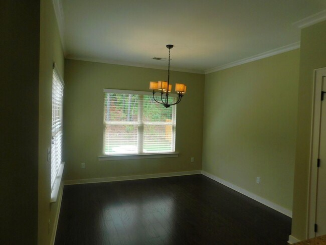 Building Photo - Welcome Home to Luxury Living in Lake Cyrus!