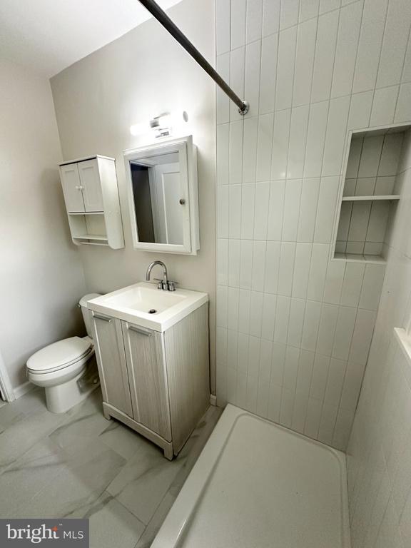 Building Photo - 4004 Beecher St NW