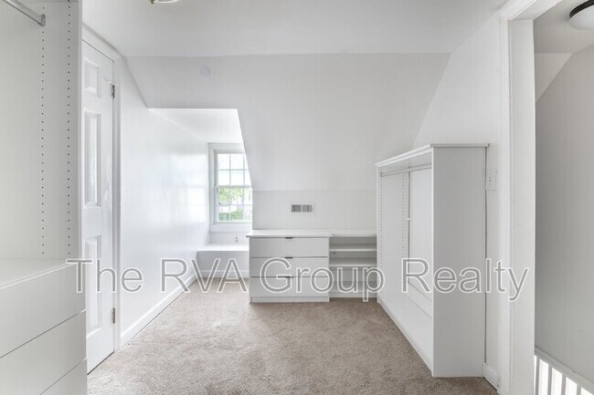 Building Photo - 712 Hill Top Dr