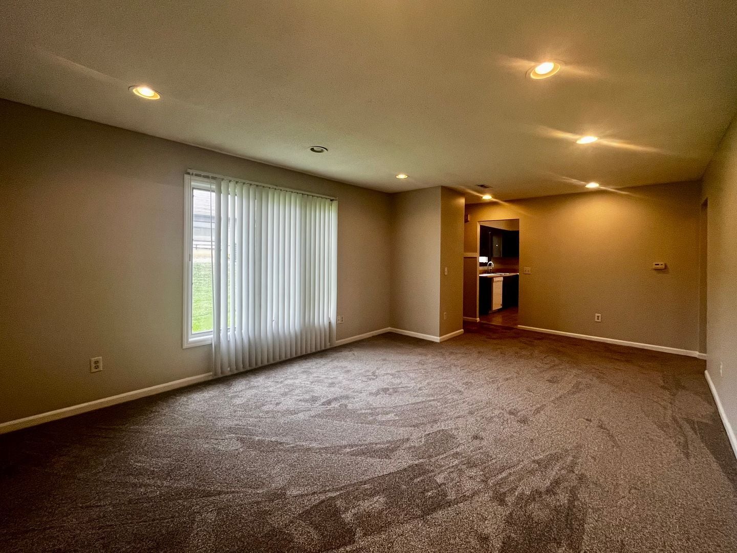 Building Photo - 3326 Kendale Dr
