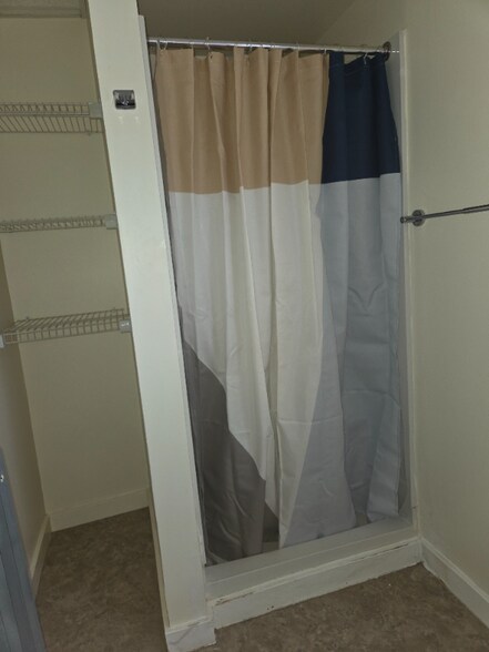 Building Photo - 210 E Pine St