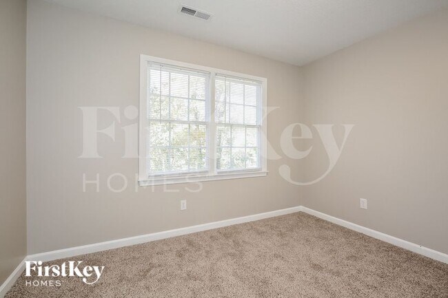 Building Photo - 163 Twin Valley Ct