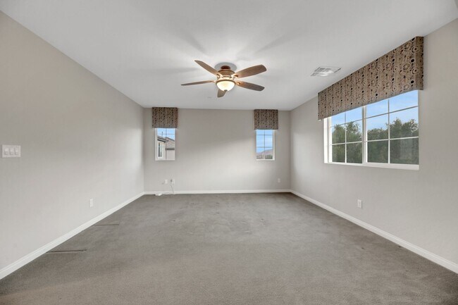 Building Photo - Gorgeous Henderson Home