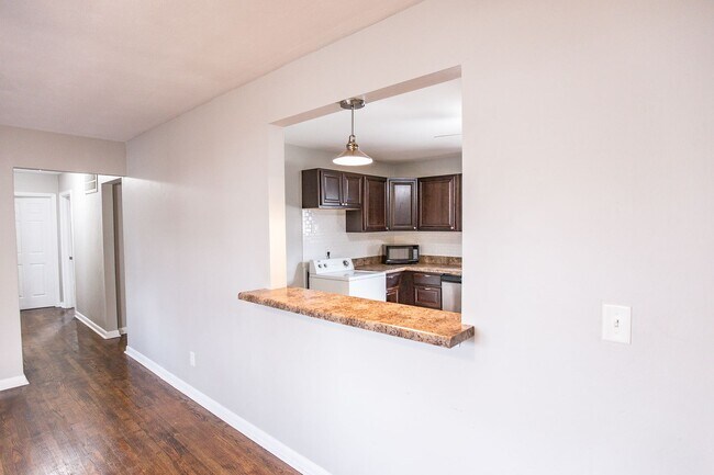 Building Photo - 9275 Hickory St