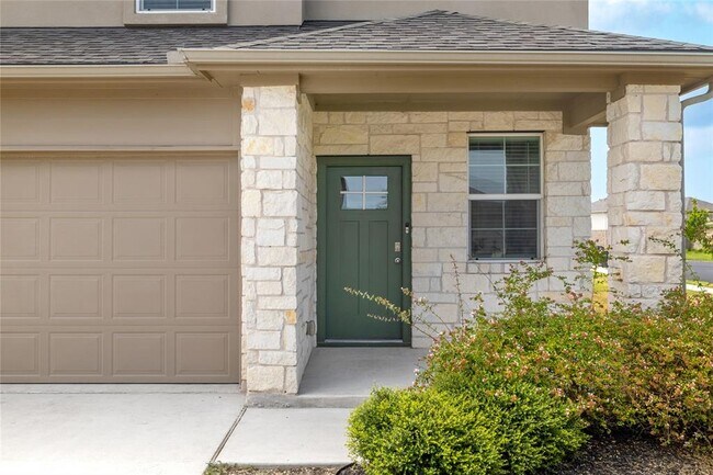 Building Photo - 445 Shiner Ln