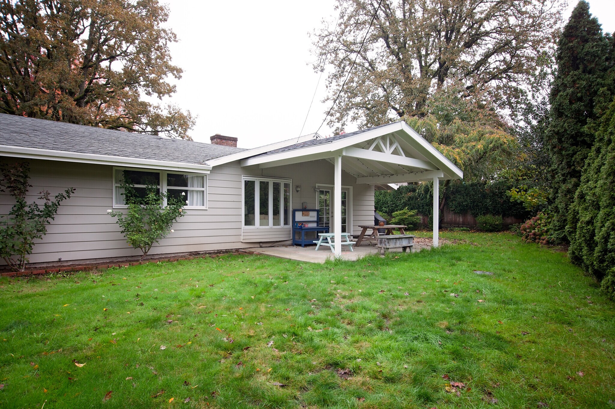 Building Photo - 12650 SW Park Way