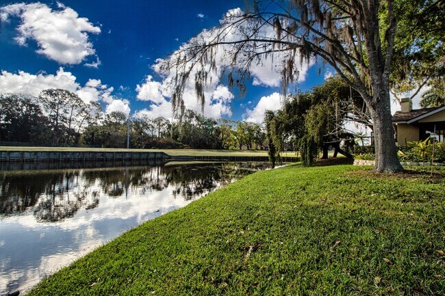 Building Photo - Palm Aire Fully Furnished Rental