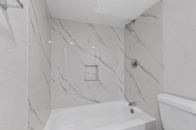 Building Photo - 5516 Laredo Ln