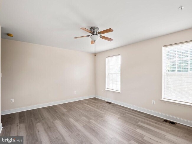 Building Photo - 304 Orchard Ridge Dr