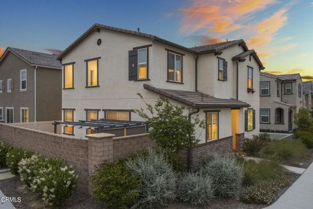 Building Photo - 553 Limoneira Ln