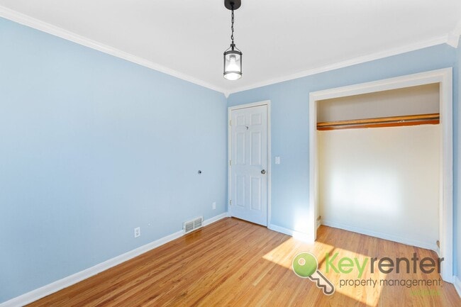 Building Photo - Inviting 3-Bedroom Home with Updated Kitchen & Fenced Backyard – Derby, KS