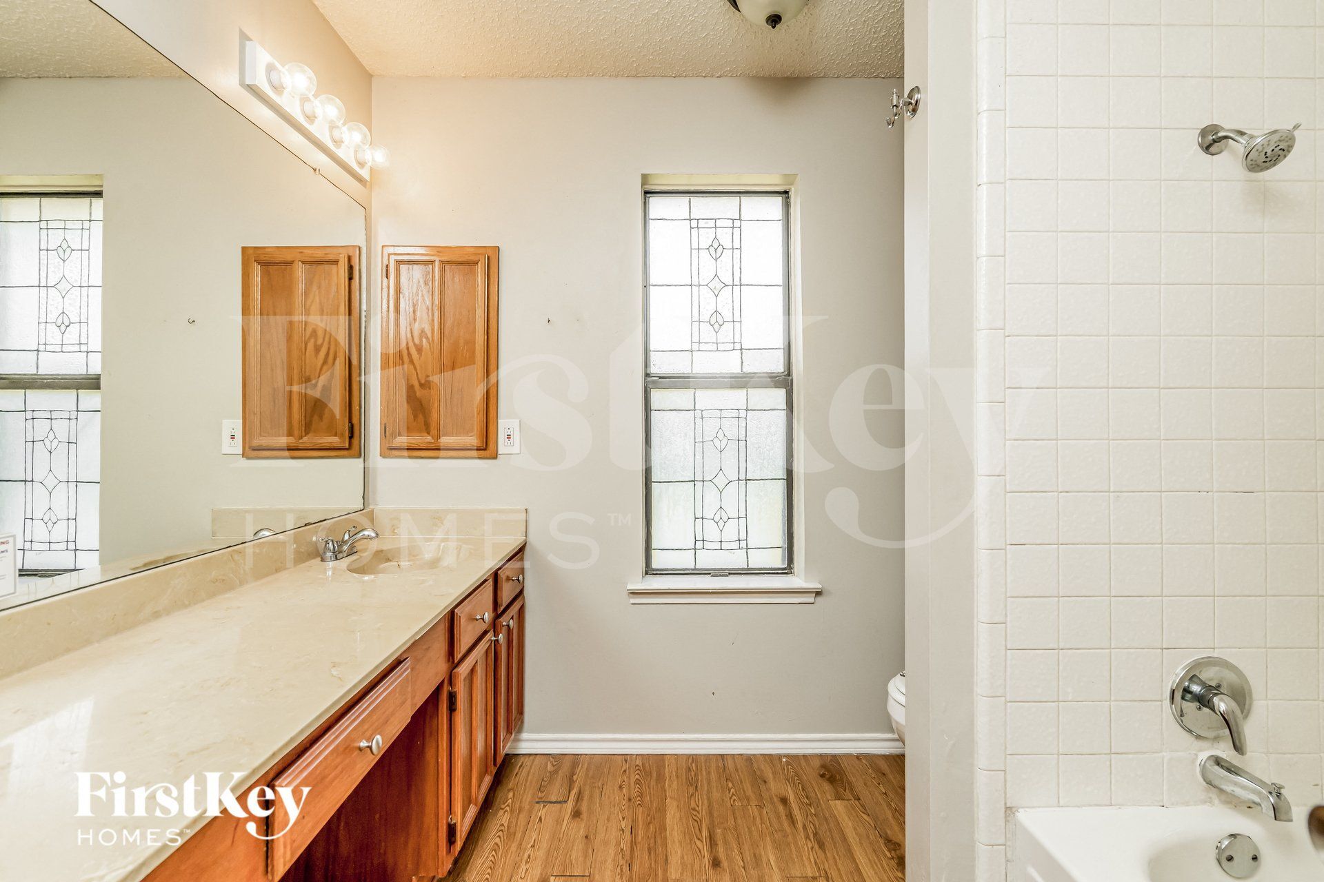 Building Photo - 2661 Claremont Dr