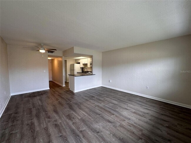 Building Photo - 112 7th St S