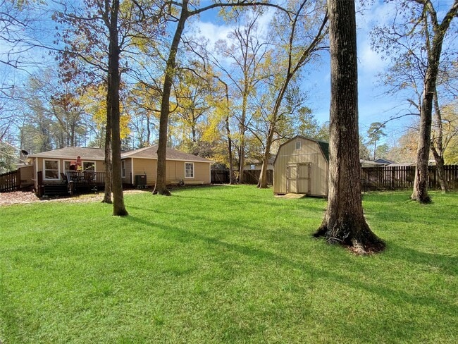 Building Photo - 10825 Royal Magnolia Dr