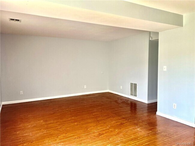 Building Photo - 51 Wood Lake Dr