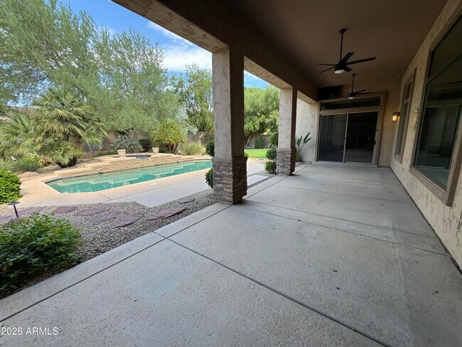 Building Photo - 3172 E Birchwood Pl