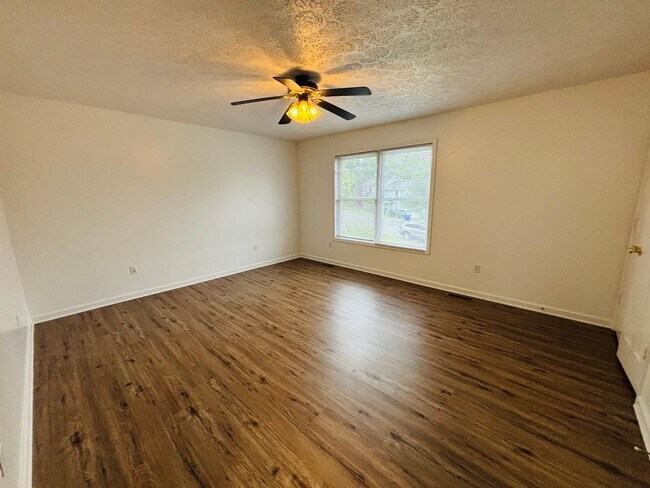 Building Photo - 350 Wakeman Ct NE