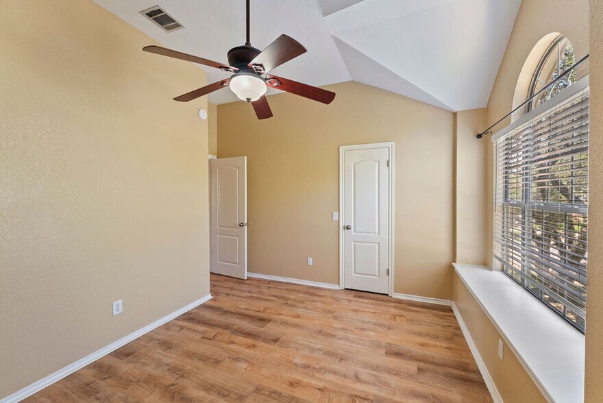 Building Photo - 1217 Stepp Bend
