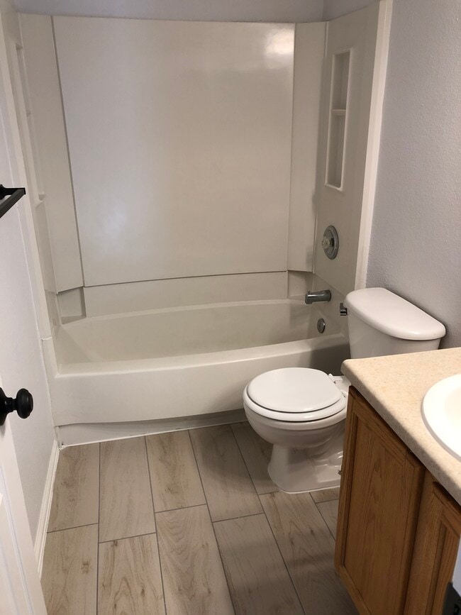 Building Photo - 955 Winebrook Way