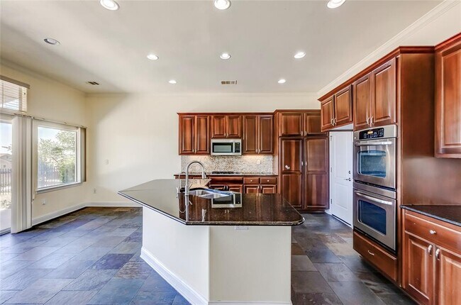 Building Photo - 7313 Lookout Bluff Terrace
