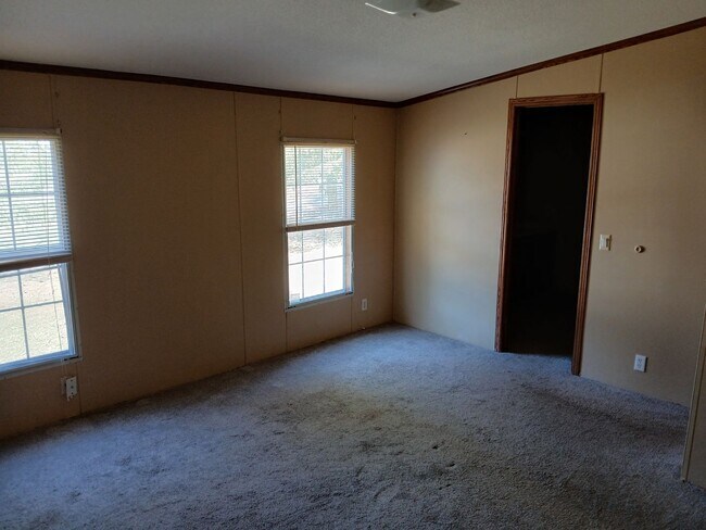 Building Photo - 233 Flat Creek Ln