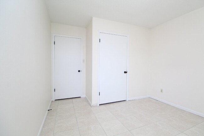 Building Photo - Charming 2 Bedroom Rental in Pace, FL with a Spacious Layout and Prime Location!