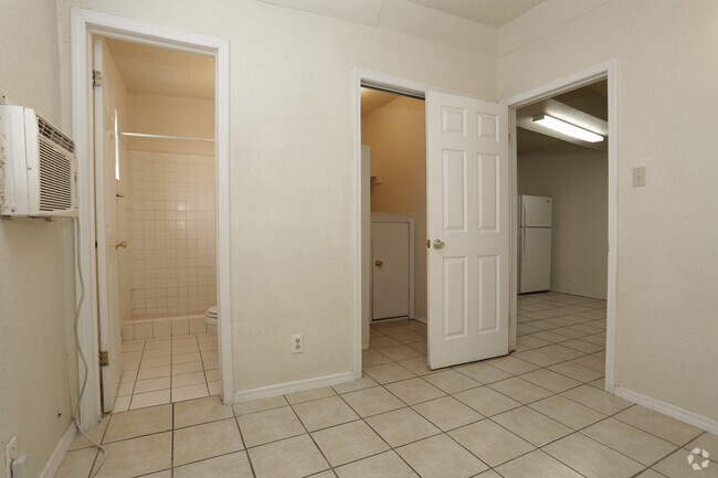 Arlen Oasis Apartments El Paso Tx Apartment Finder Interior Photo Arlen Oasis Apartments